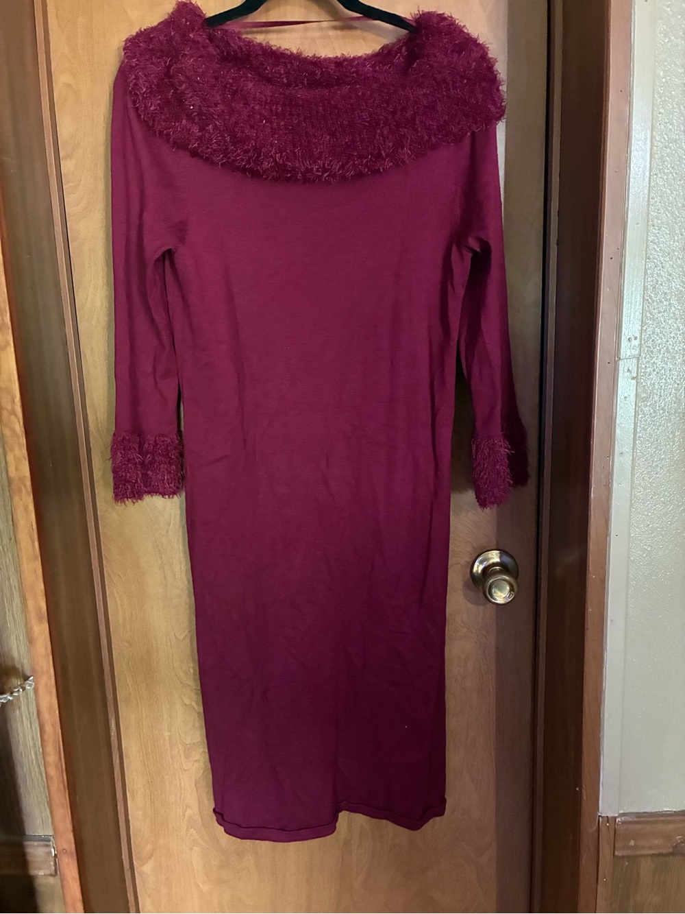 Spense Burgundy Long Sleeve Fuzzy Trim Midi Dress Size Medium